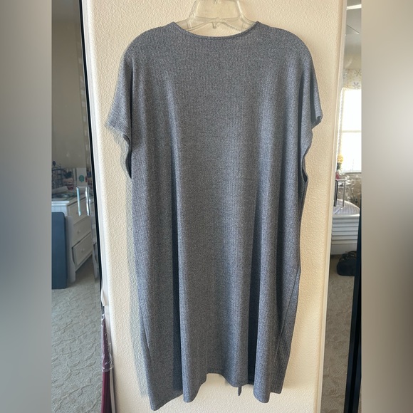 Short Sleeve Longline Knit Cardigan in Dark Gray - Picture 3 of 3